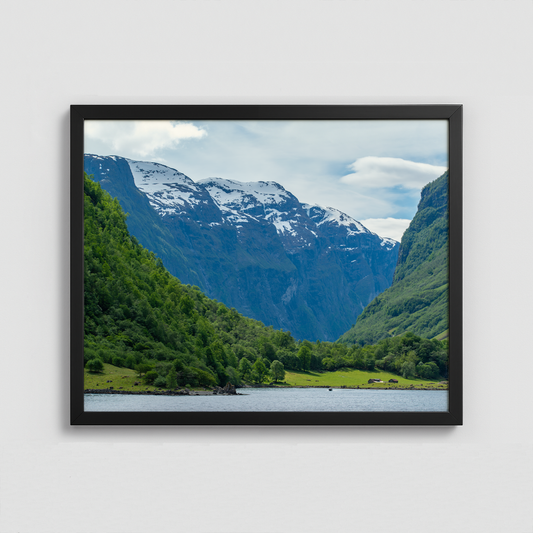 Lake in the mountains - Framed Photo (50x40cm)
