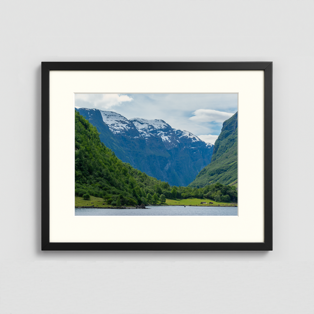 Lake in the mountains - Framed Photo (50x40cm)