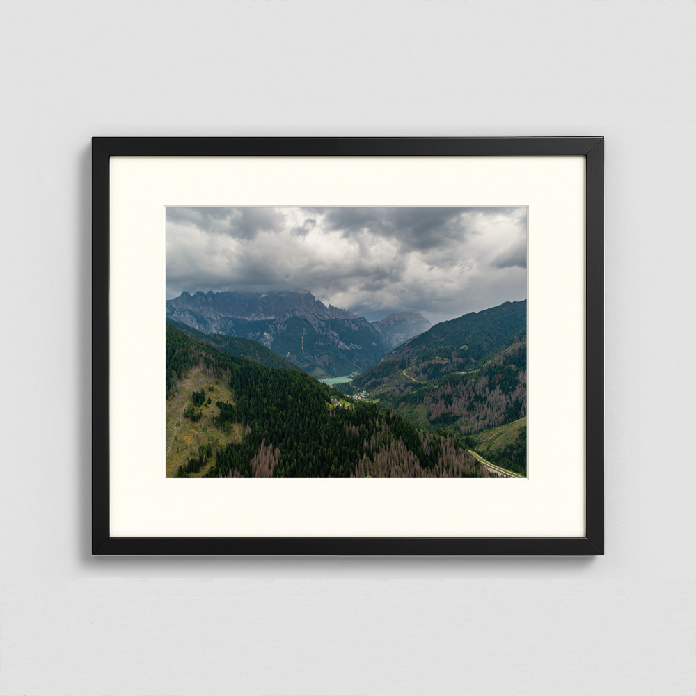 Mountain Valley - Framed Photo (50x40cm)