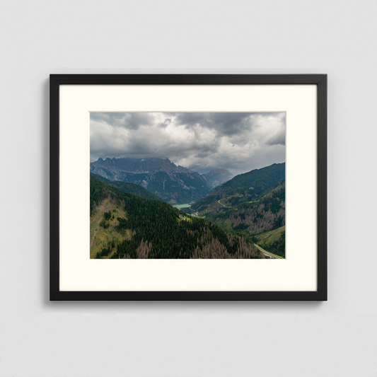 Mountain Valley - Framed Photo (50x40cm)